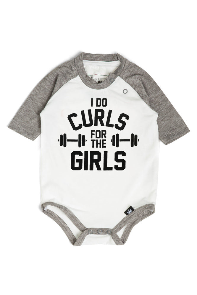 How adorable is The Littlest Prince I Do Curls Tee! This comfy stylish tee is perfect for your mini bodybuilders. Show off their growing muscles as well as their cheeky personalities. Perfect matching set for #squadgoals . Available in matching baby, toddler and tween sizes!