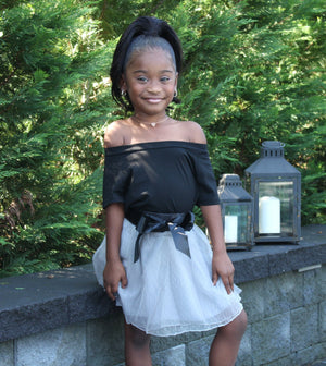 The Soho 2 piece set is perfect for the city girl diva's! The set includes black off the shoulder top and grey tulle skirt with black ribbon that ties in a bow. So elegant and oh so super chic! Your toddler girl will love how fancy she looks! 